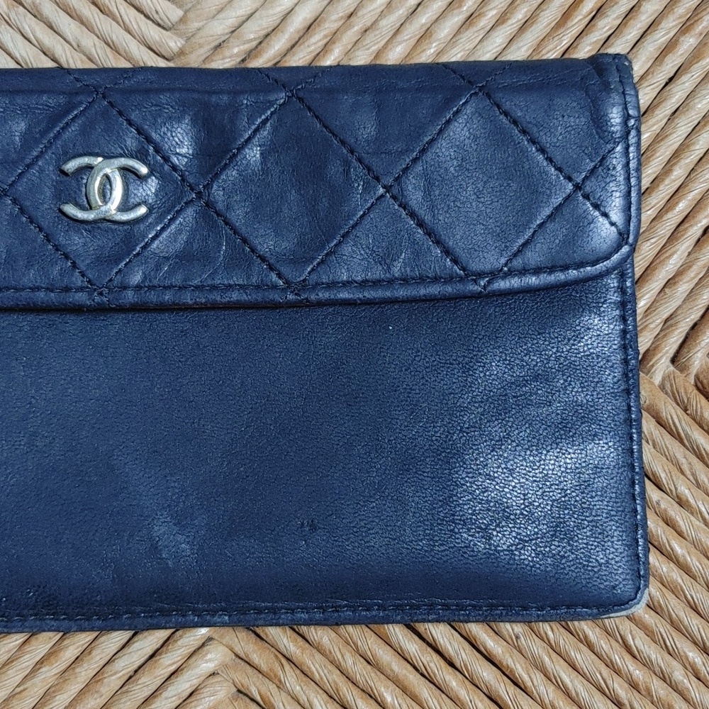 Vintage CHANEL Navy Quilted Leather Wallet - Picture 8 of 17